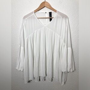 Black Label by Chicos white pleated blouse size 3